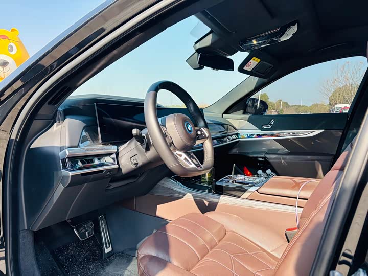 BMW i7, 2023 — фото 5 из 10