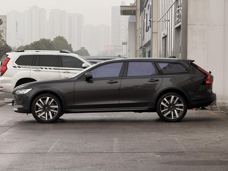 Volvo V90, 2023 — фото 4 из 12