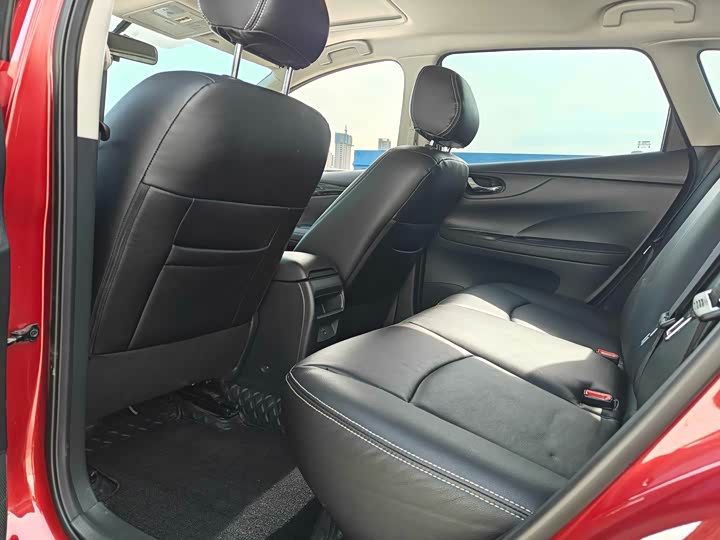 Nissan Tiida, 2022 — фото 7 из 9
