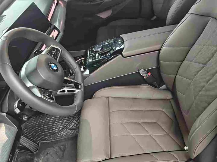 BMW 5 Series, 2026 — фото 5 из 7