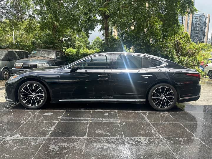 Lexus LS, 2022 — фото 4 из 9