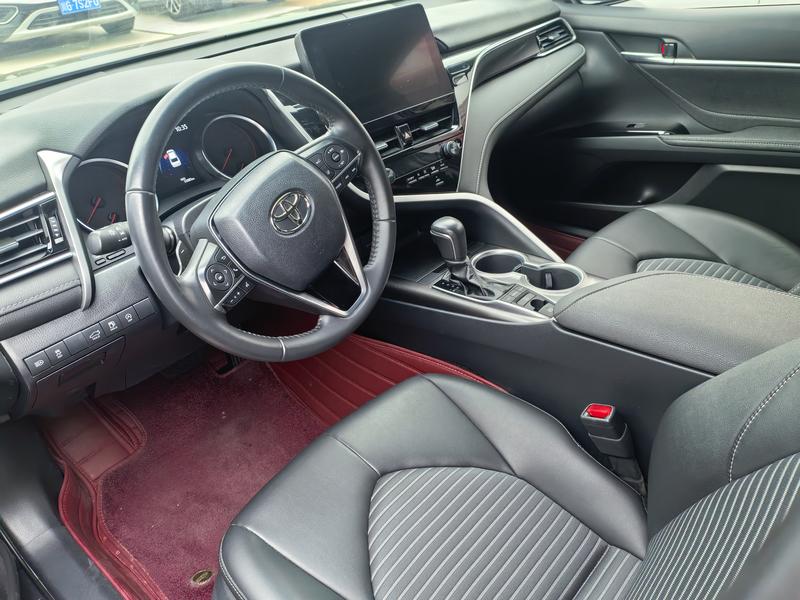 Toyota Camry, 2023 — фото 8 из 12