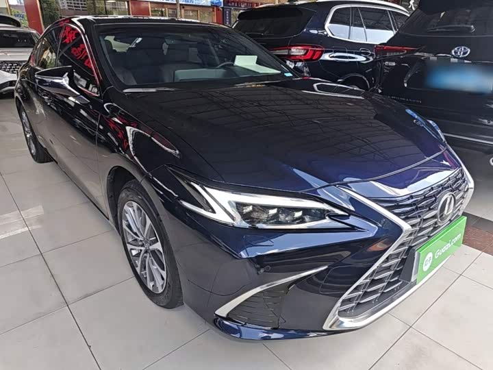 Lexus ES, 2025 — фото 4 из 9