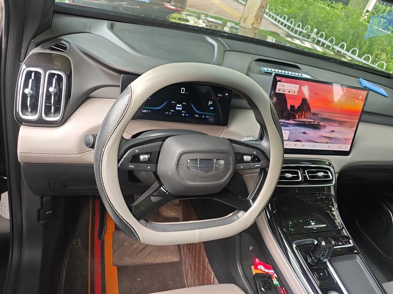 Geely Atlas L, 2025 — фото 7 из 12