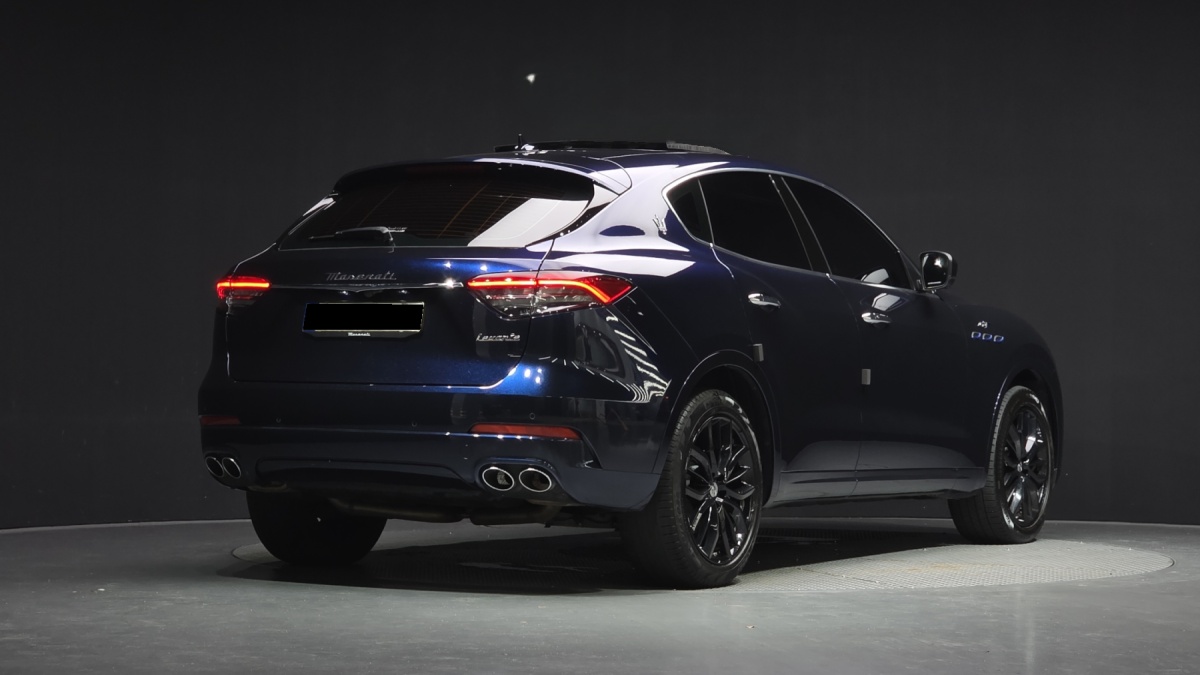 Maserati Levante, 2022 — фото 2 из 12