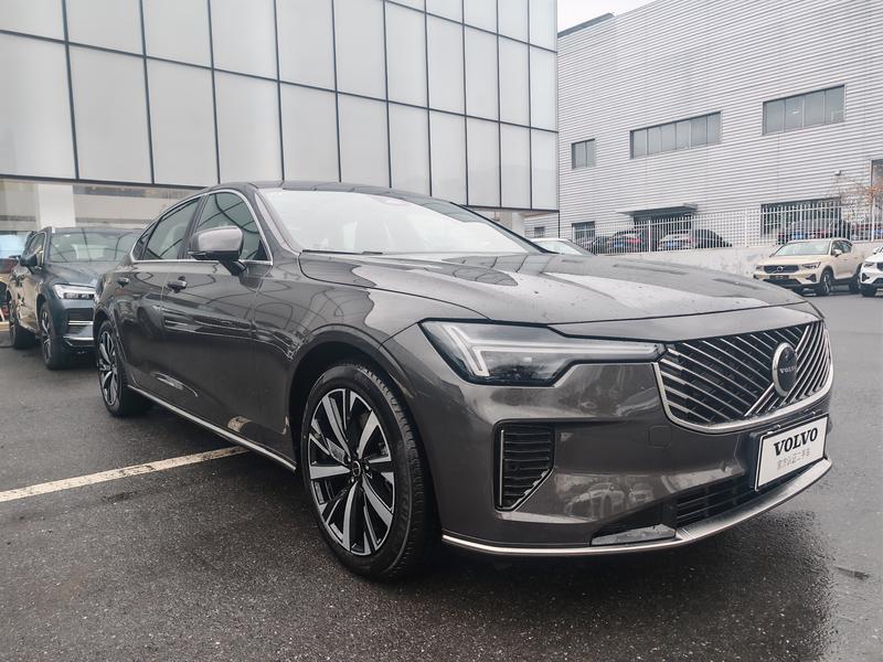 Volvo S90, 2025 — фото 3 из 12