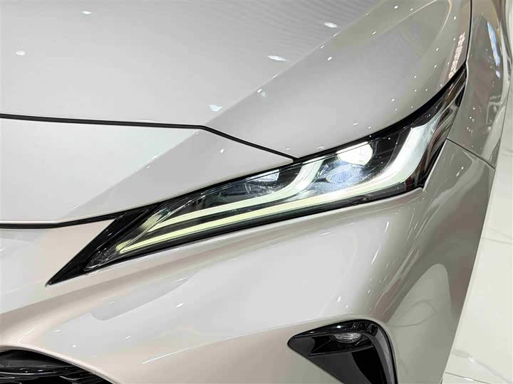 Toyota Venza, 2022 — фото 7 из 9