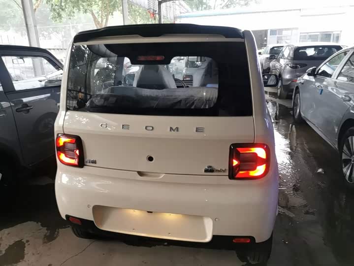 Geely Galaxy Panda Mini, 2026 — фото 6 из 9