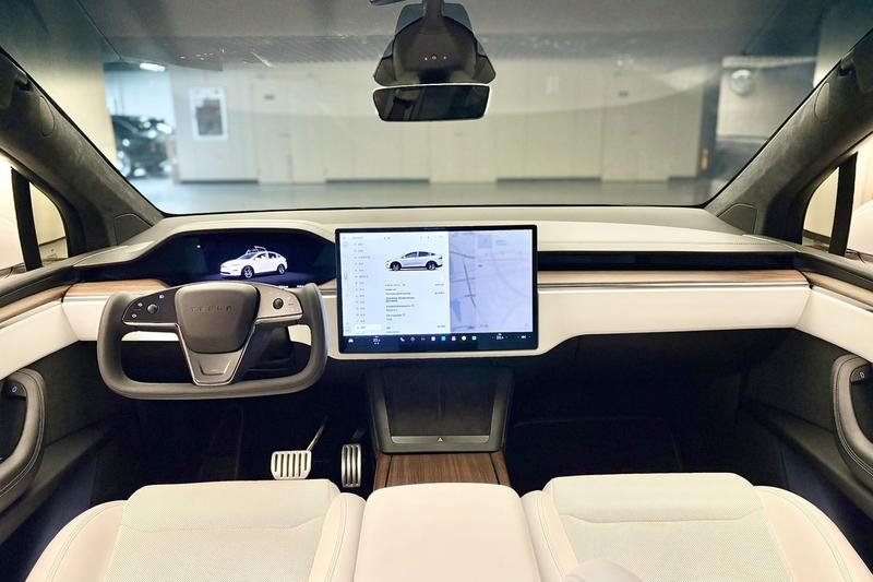 Tesla Model X, 2023 — фото 8 из 12