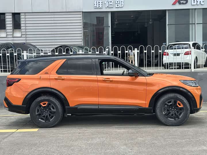 Ford Explorer, 2024 — фото 7 из 9