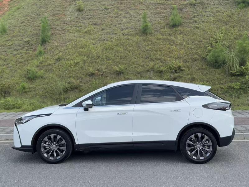 Geely Geometry M6, 2023 — фото 4 из 12