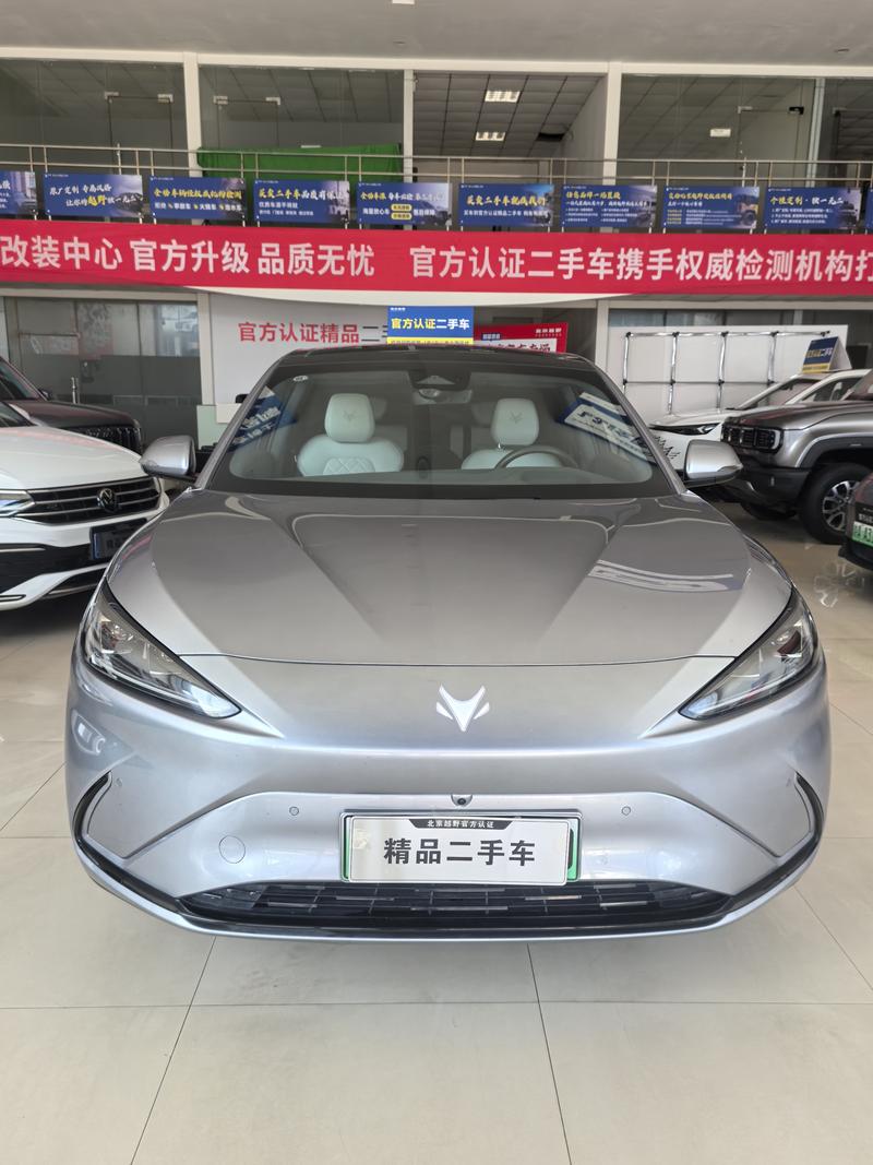 BAIC Arcfox Alpha S6, 2025 — фото 2 из 10