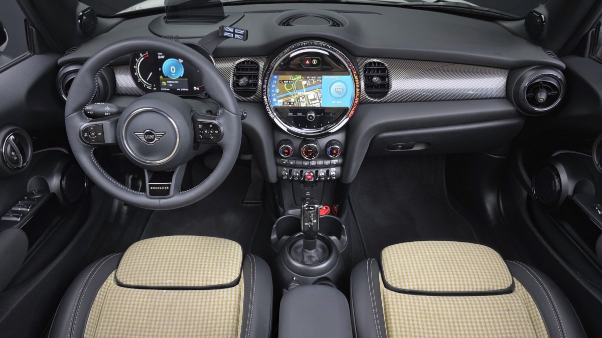 Mini Cooper Convertible, 2023 — фото 6 из 12
