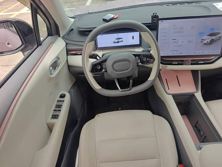 Lynk & Co 06 EM-P Hybrid, 2023 — фото 7 из 9