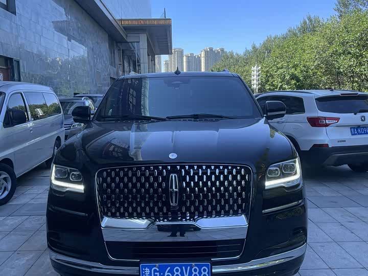 Lincoln Navigator, 2023 — фото 4 из 9