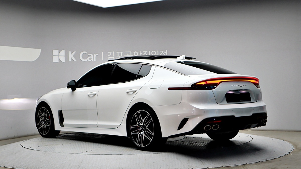 Kia Stinger, 2022 — фото 4 из 12