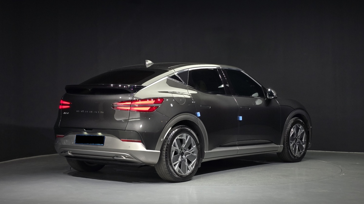 Genesis GV60, 2023 — фото 2 из 12