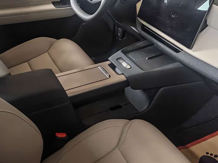 Volvo XC70 Hybrid, 2025 — фото 4 из 9
