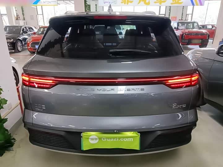 BYD Song Pro Hybrid, 2024 — фото 6 из 9