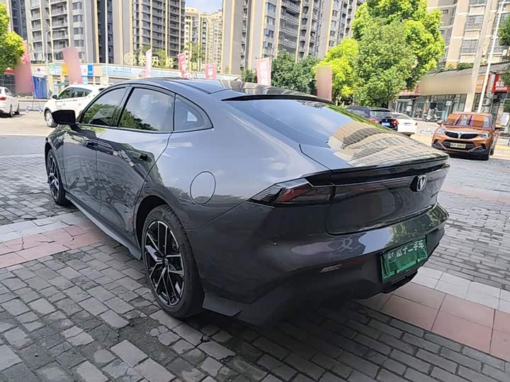 Changan UNI-V Hybrid, 2024 — фото 5 из 9