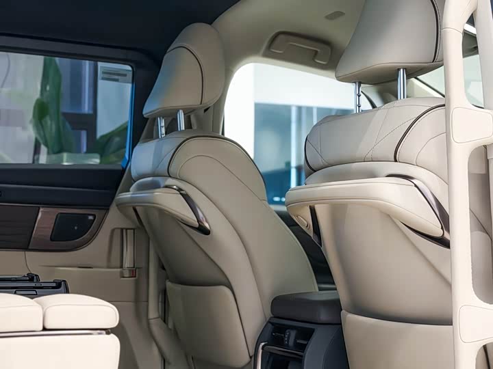 Toyota Alphard, 2025 — фото 9 из 9