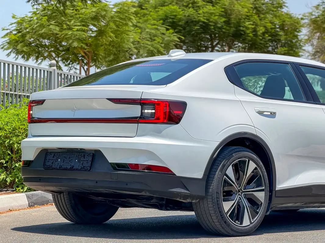 Polestar 2, 2023 — фото 8 из 10