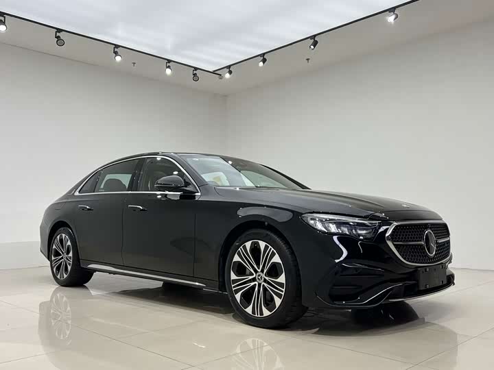 Mercedes-Benz E-Class, 2026 — фото 2 из 9