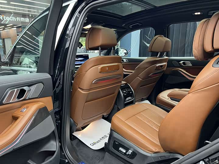 BMW X7, 2023 — фото 9 из 9