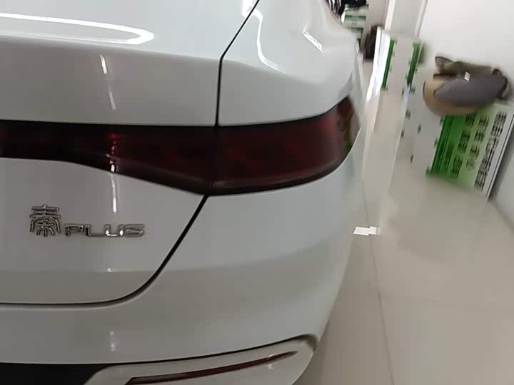 BYD Qin Plus, 2022 — фото 8 из 9