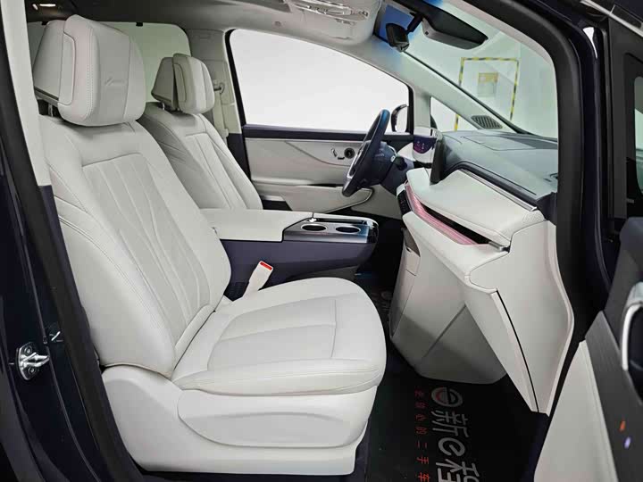 Buick GL8 Hybrid, 2025 — фото 8 из 9