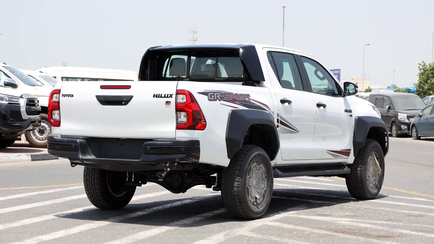 Toyota Hilux, 2026 — фото 3 из 10