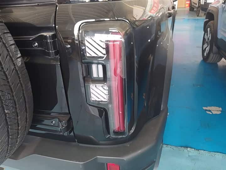 BAIC Beijing BJ40 Hybrid, 2025 — фото 8 из 9