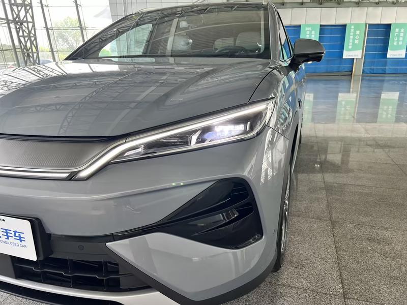 BYD Song Ultra EV, 2026 — фото 9 из 12