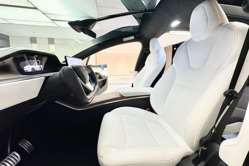 Tesla Model X, 2023 — фото 10 из 12