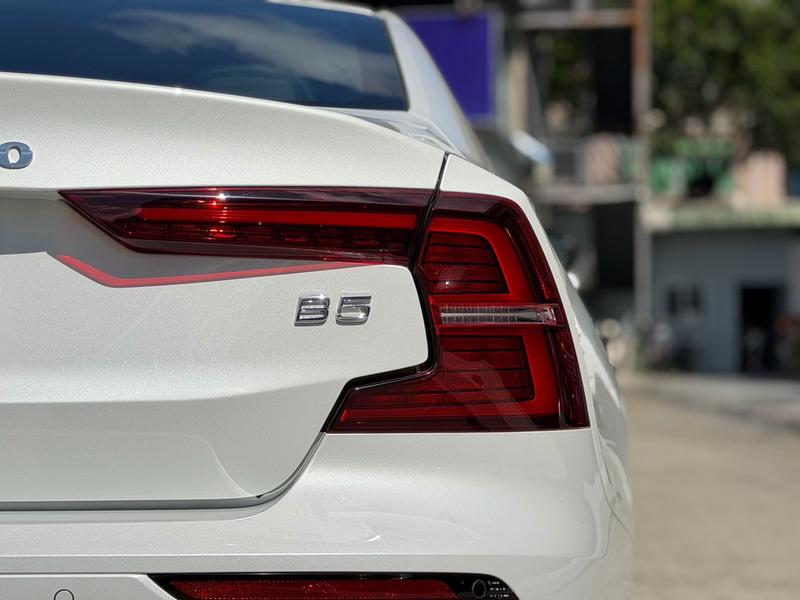 Volvo S60, 2023 — фото 8 из 12