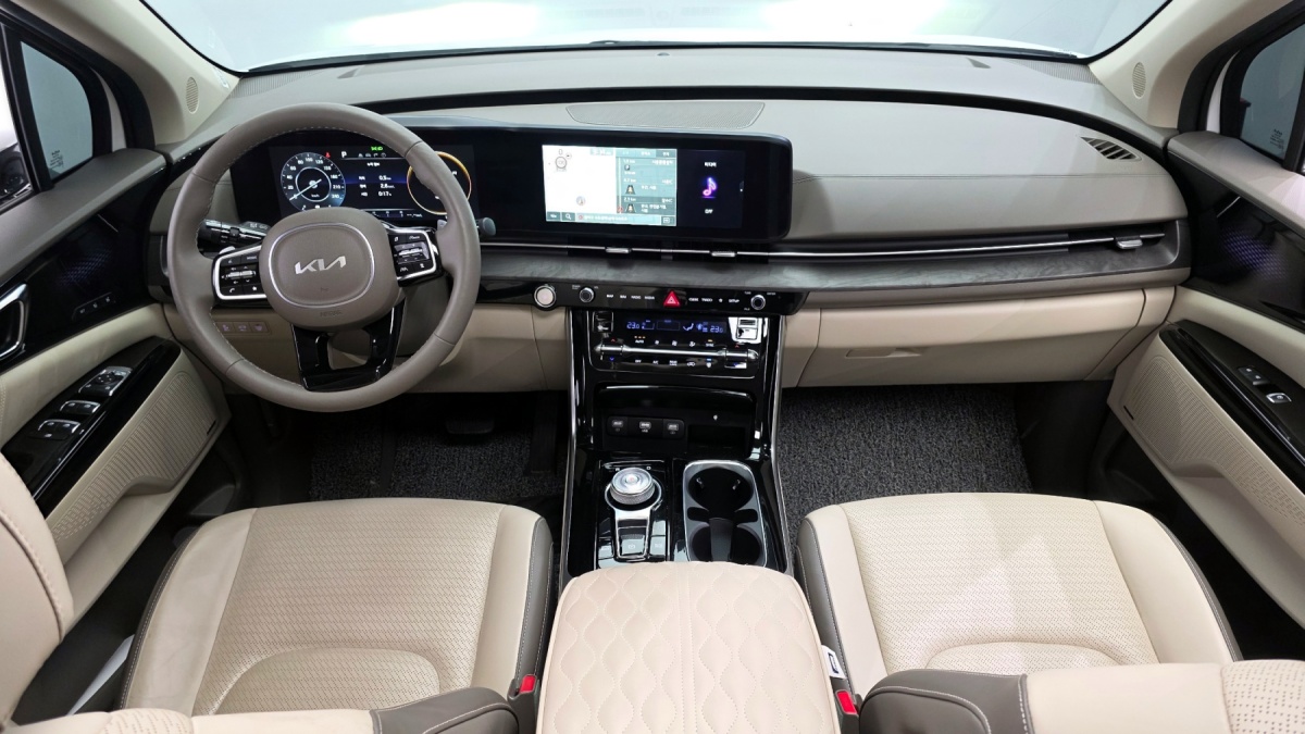 Kia Carnival, 2023 — фото 6 из 12