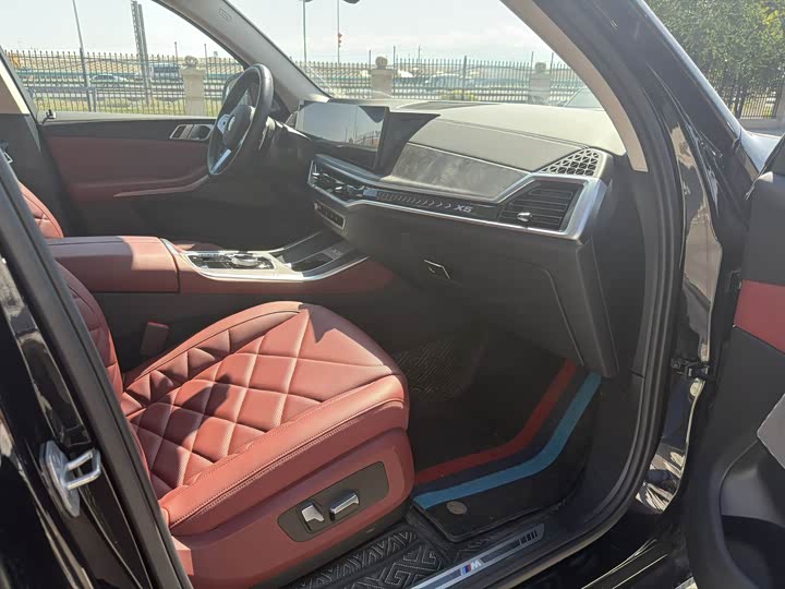 BMW X5, 2025 — фото 3 из 5
