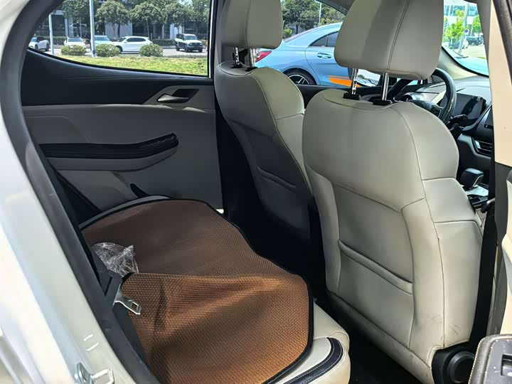 BYD Yuan Pro, 2021 — фото 6 из 7