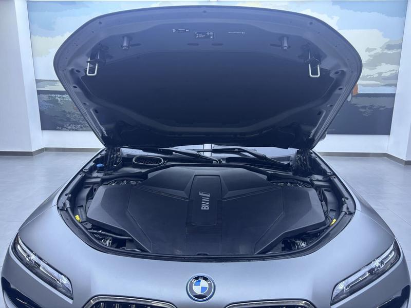 BMW i7, 2023 — фото 6 из 12