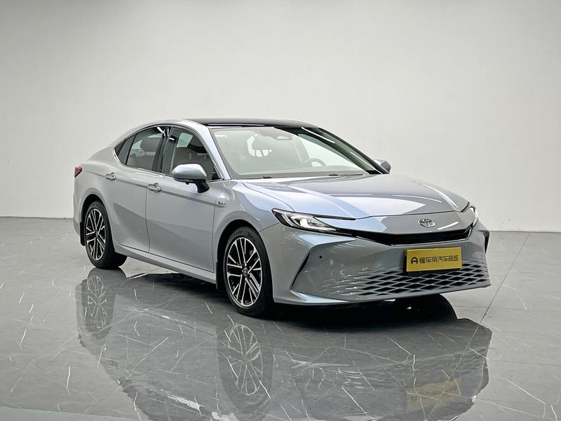 Toyota Camry, 2024 — фото 3 из 12