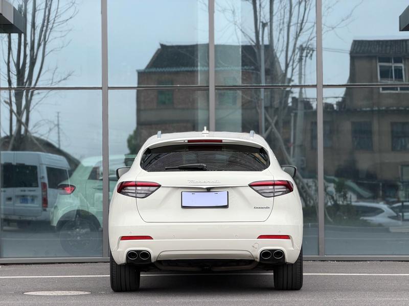 Maserati Levante, 2022 — фото 3 из 12