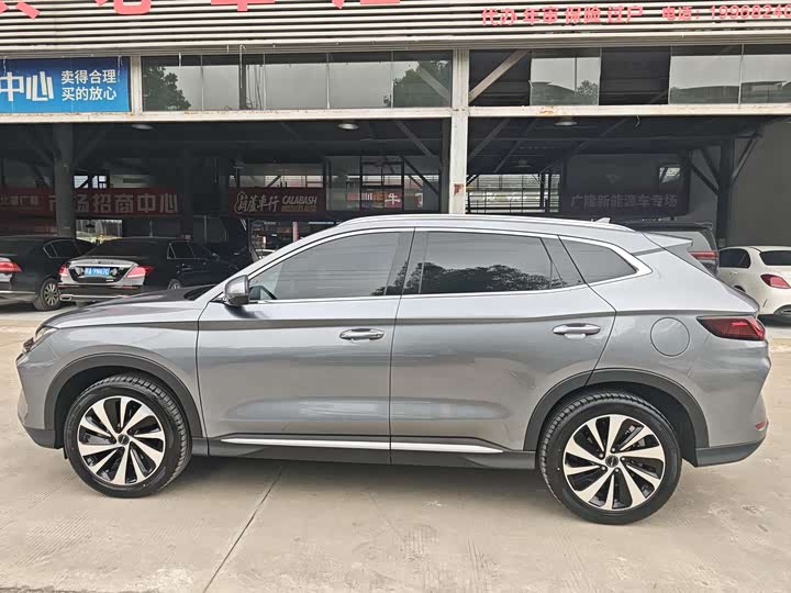 BYD Song Plus Hybrid/EV, 2023 — фото 4 из 9