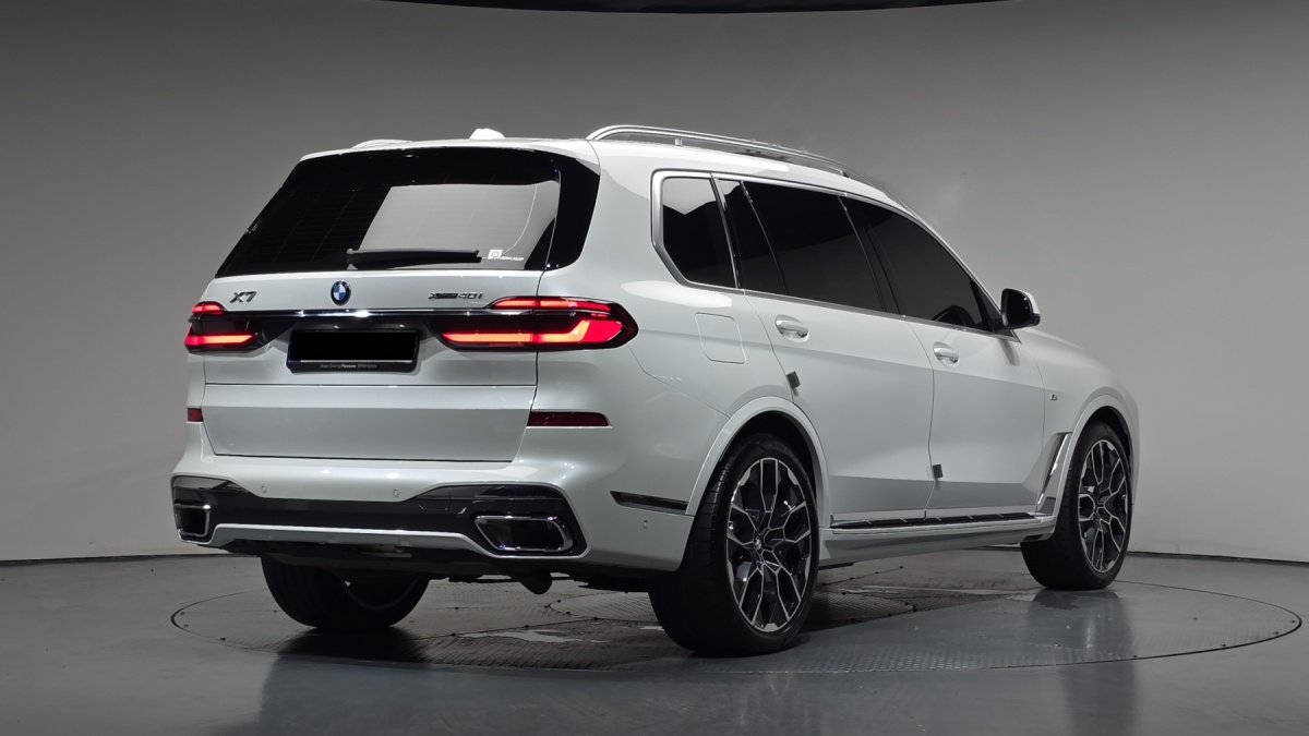 BMW X7, 2023 — фото 2 из 12