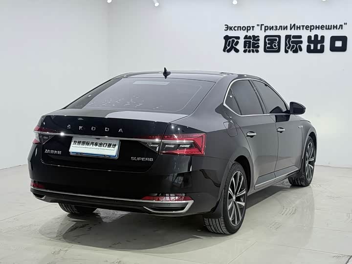 Skoda Superb, 2023 — фото 6 из 9