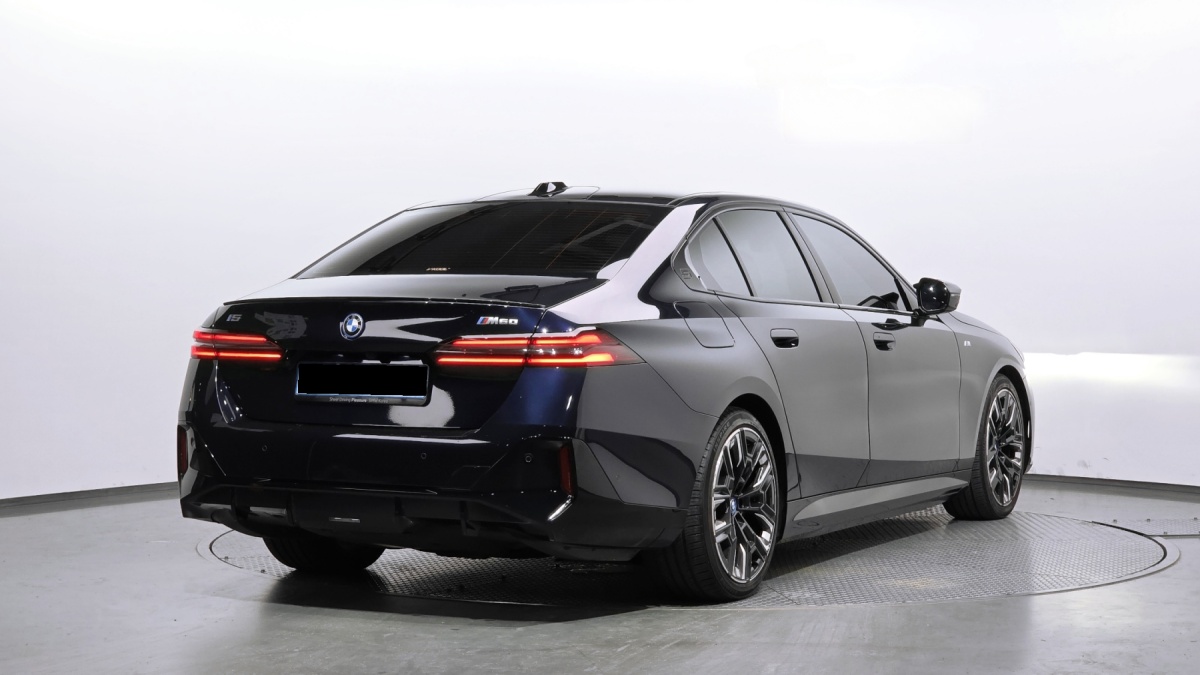 BMW i5, 2023 — фото 2 из 12