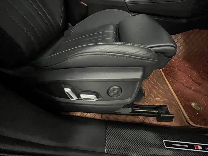 Audi Q5L, 2023 — фото 8 из 9