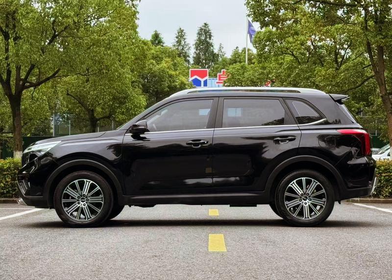 Kia Sportage GT-line, 2023 — фото 4 из 12