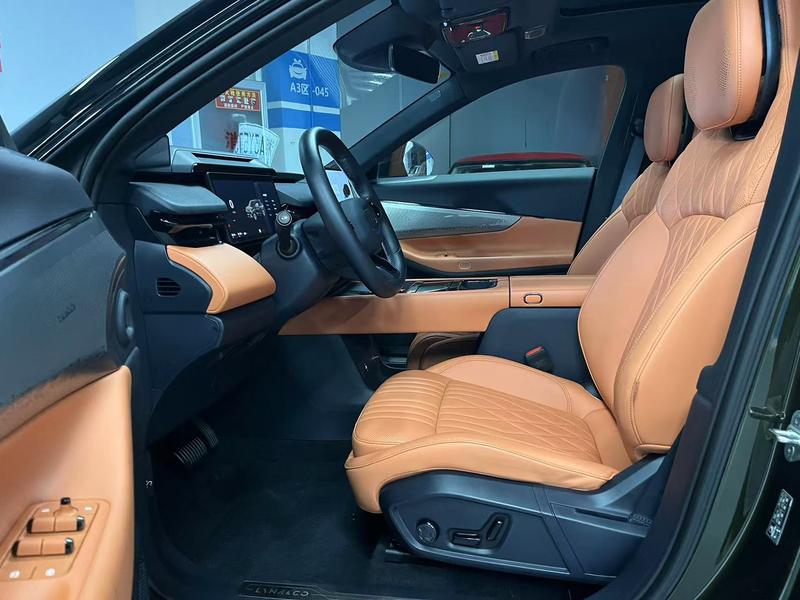 Lynk & Co 08 EM-P Hybrid, 2025 — фото 10 из 12