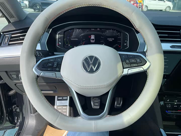 Volkswagen Magotan GTE Hybrid, 2022 — фото 8 из 9