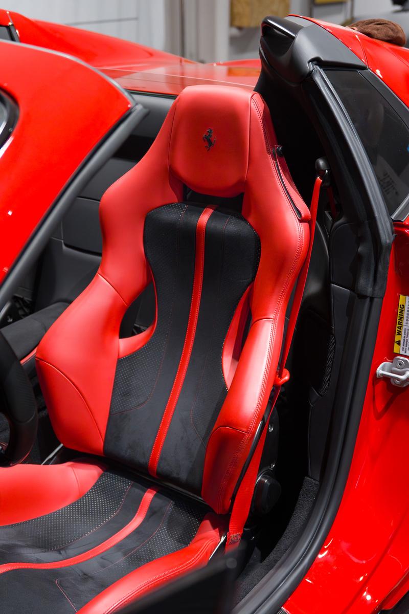 Ferrari 812, 2023 — фото 6 из 7
